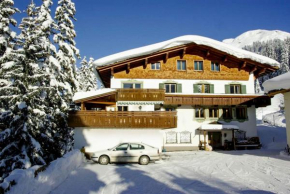 Hotel Pension Alpenrose Lech